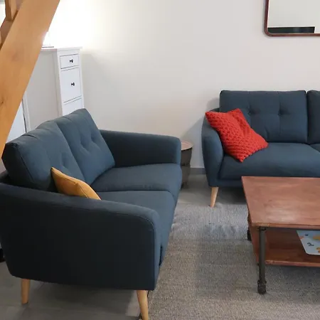 Entre Pierre & Vigne Arrentieres