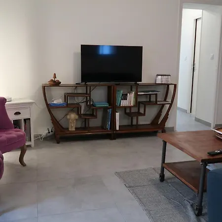 Entre Pierre & Vigne * Arrentieres