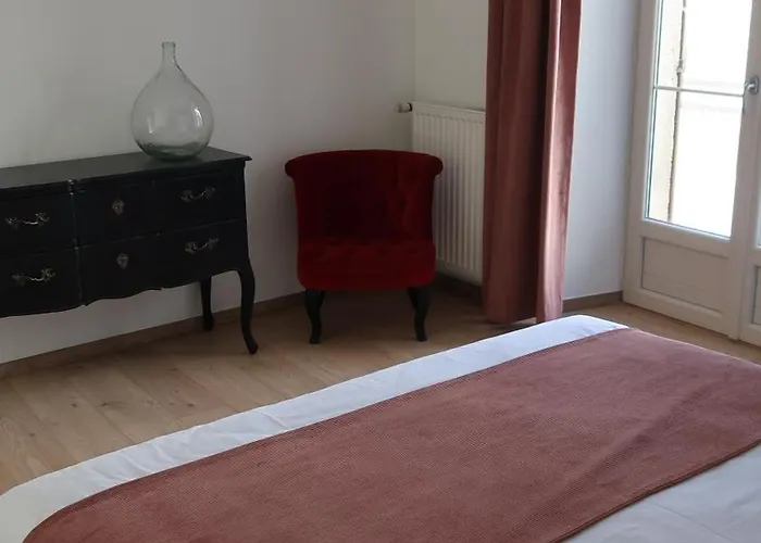 Entre Pierre & Vigne Arrentieres