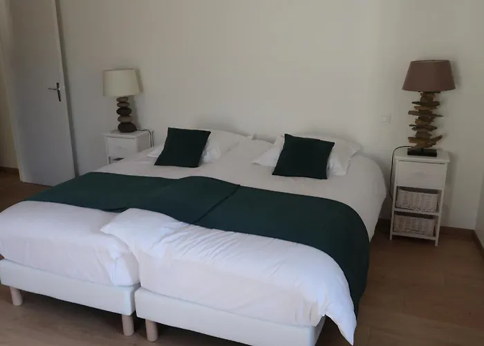 Entre Pierre & Vigne * Arrentieres